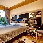 Apartamenty Pod Giewontem Gawra - Piekny Apartament Z Tarasem, Sauna I Jacuzzi W Cenie Pobytu - 5 Min Pieszo Do Krupowek