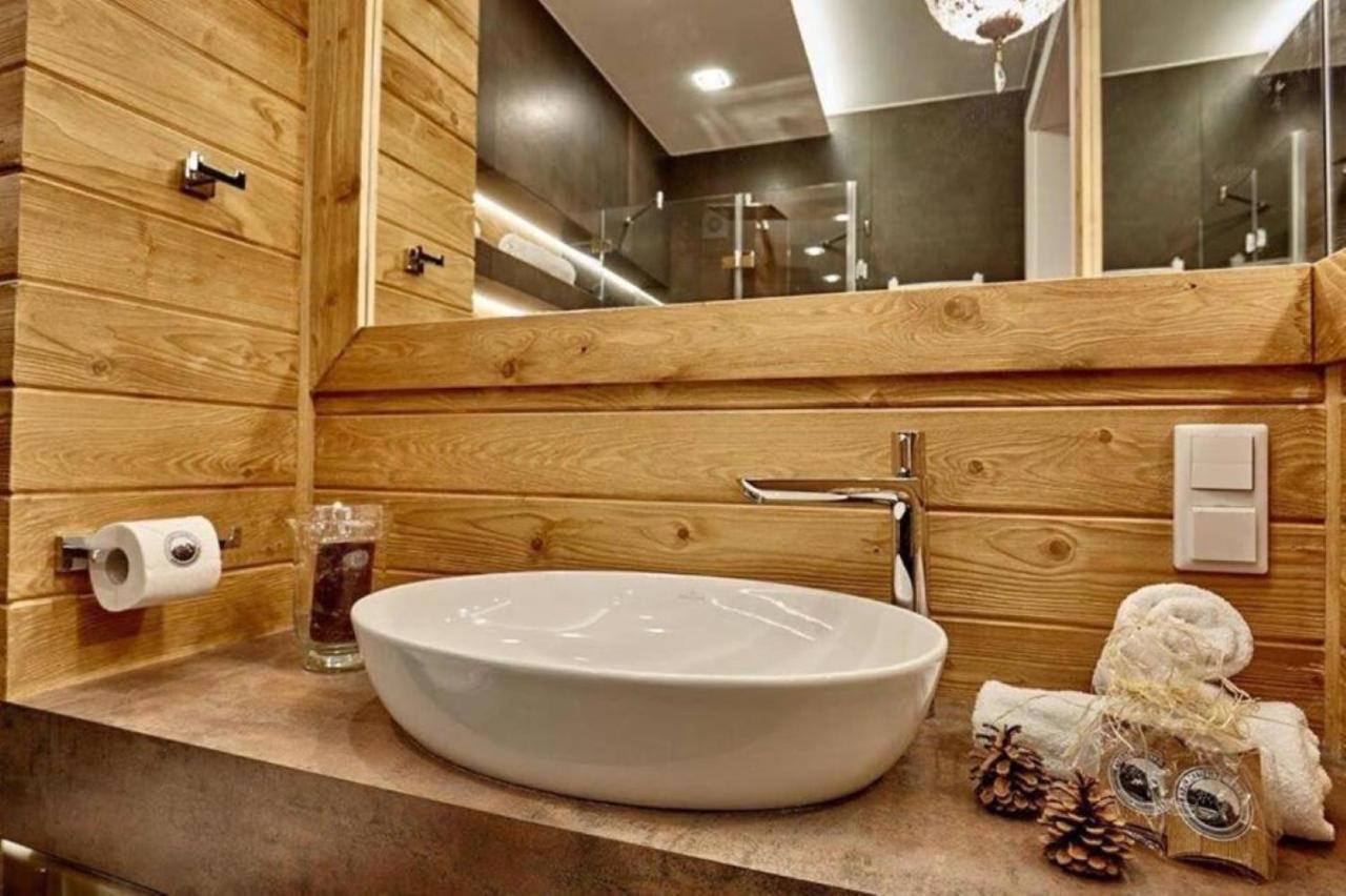 Pod Giewontem Gawra: Luxury With Terrace, Sauna & Jacuzzi Near Krupówki Zakopane