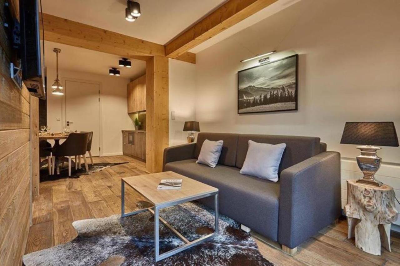 Pod Giewontem Gawra: Luxury With Terrace, Sauna & Jacuzzi Near Krupówki Apartment
