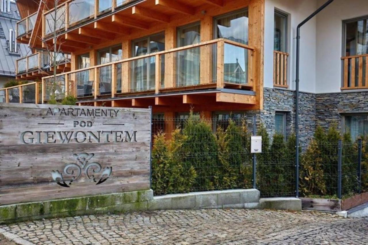 Pod Giewontem Gawra: Luxury With Terrace, Sauna & Jacuzzi Near Krupówki Apartment