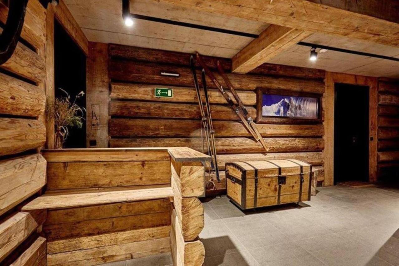 Pod Giewontem Gawra: Luxury With Terrace, Sauna & Jacuzzi Near Krupówki Apartment Zakopane